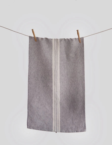 Experience the luxurious softness and durability of our sustainable European linen. Our stonewashing process infuses the fabric with a worn-in look and irresistible softness. Perfect for any kitchen, this lint-free linen will elevate your cooking experience. Size: 17 x 28 Made in Lithuania Weight: 90.72 g (3.2 oz)