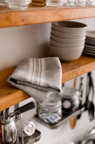 Experience the luxurious softness and durability of our sustainable European linen. Our stonewashing process infuses the fabric with a worn-in look and irresistible softness. Perfect for any kitchen, this lint-free linen will elevate your cooking experience. Size: 17 x 28 Made in Lithuania Weight: 90.72 g (3.2 oz)