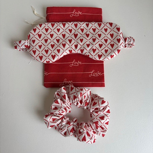 Organic Cotton sleeping mask and scrunchie in a convenient organic cotton pouch - great for storage and travel.