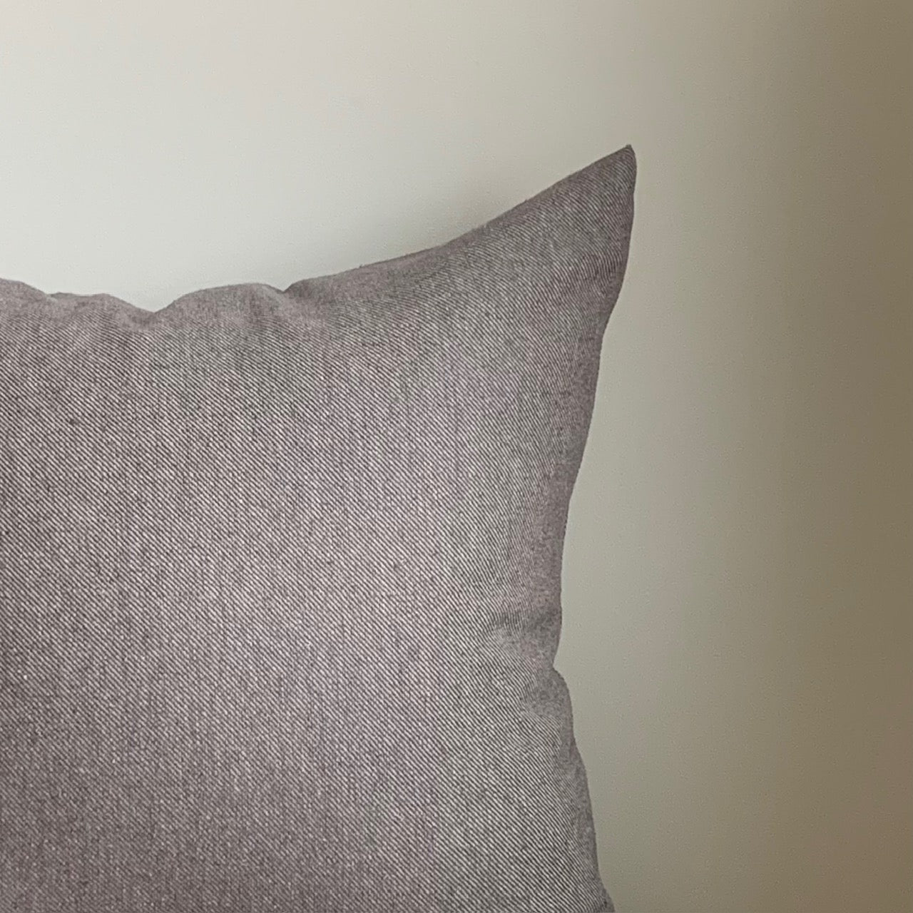 These beautiful 100% linen pillow covers are made from the finest Oeko-Tex® certified linen and feature an exposed contrasting zipper. This linen has been washed to produce a soft to the touch finish and reduced shrinking.  Luxurious yet casual, linen is a  classic that works beautifully in any space.  Made to order. These pillow covers are handmade in Canada.  Pillow cover only - insert not included.  Size: 20x20 inches