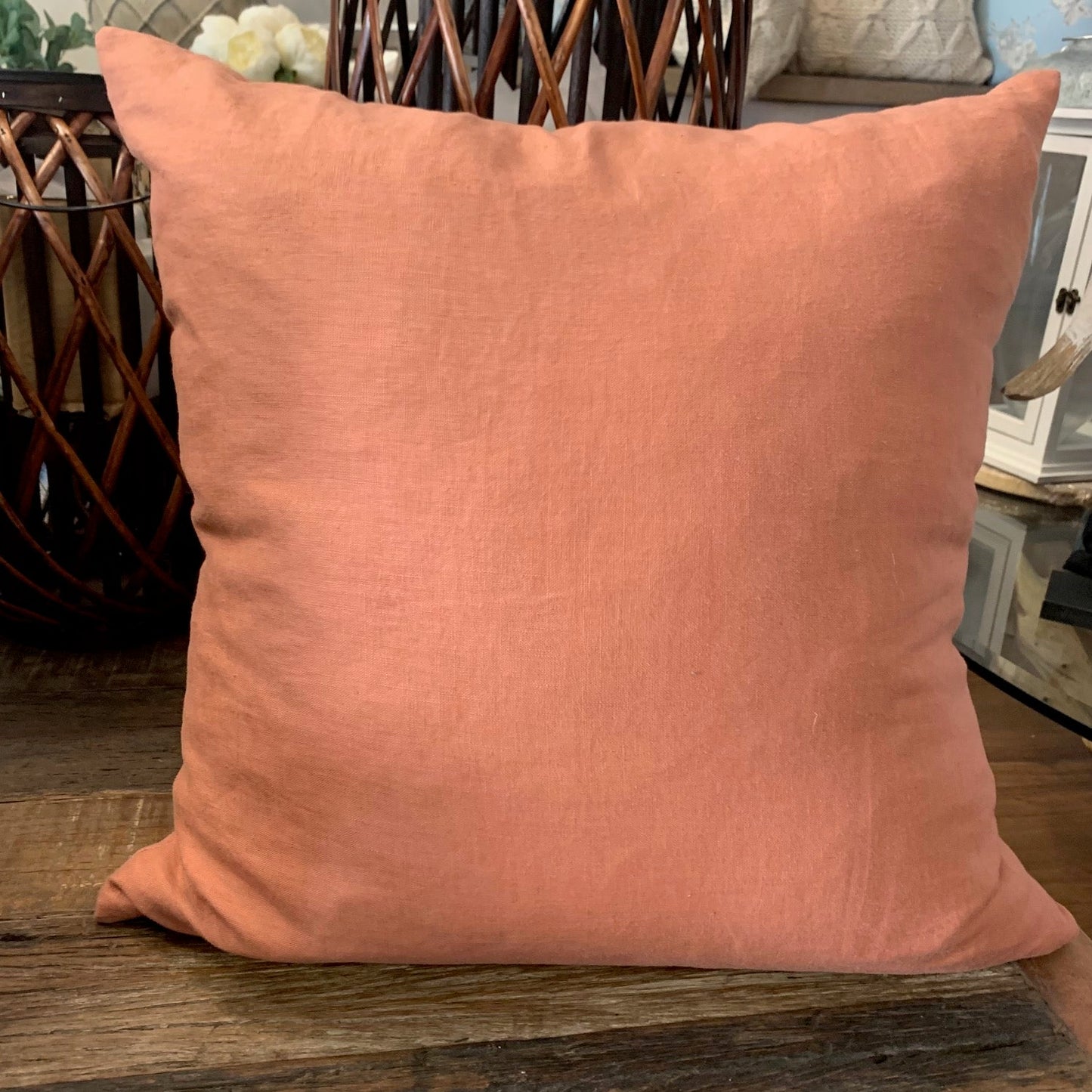 00% linen pillow covers are made from the finest Oeko-Tex® certified linen and feature an exposed zipper. This linen has been washed to produce a soft to the touch finish and reduced shrinking. Luxurious yet casual, they are a long lasting classic that will elevate your home, office or cottage. Made to order. These pillow covers are handmade in Canada. Pillow cover only - insert not included. Size: 20 x 20 inches