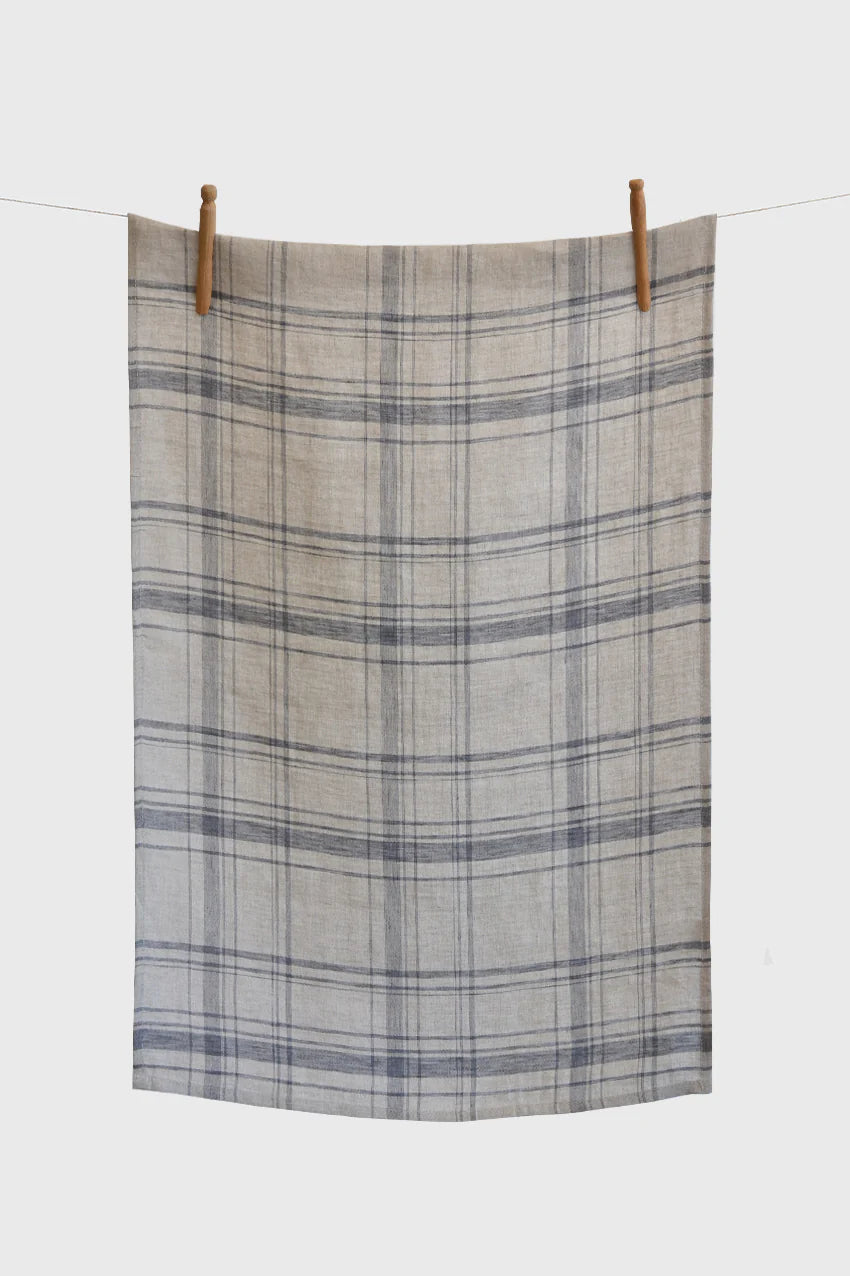 This understated plaid will be your favorite kitchen towel. Made from 100% linen, this towel will dry tons of dishes. Hand made in Canada from European linen. 100% European linen 21x27