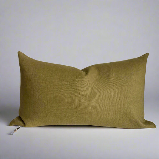 Luxurious yet casual, these pillow covers are made in Canada with sustainable Oeko-Tex® certified linen. This fabulous colour has a muted, muddy green vibe, we love it! This beautiful lumbar pillow with exposed zipper looks great with many colours especially creamy neutrals and Elodie Blooms floral pillow.