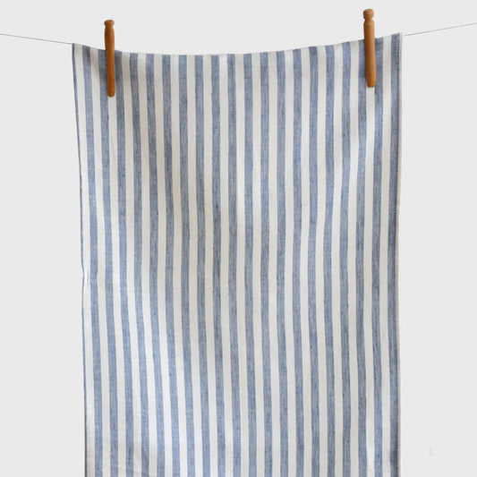 A classic for your summer decor! These blue 'n' white stripe kitchen towels, Oeko-tex certified European linen are absorbent, lint-free, and quick-drying - the perfect sustainable and stylish option for your home or cottage! B  Designed and made in Canada 100% linen Size 17x27"