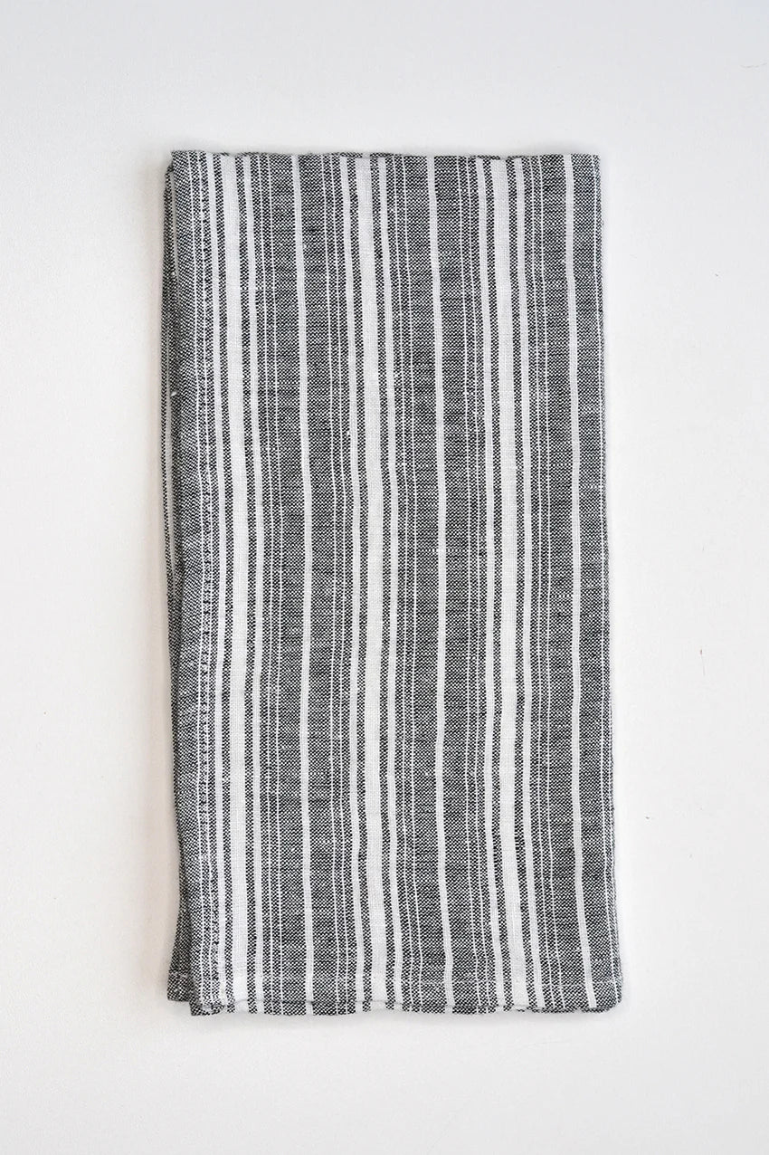 Absorbent, lint free and long lasting, these sustainable European linen napkins will be your&nbsp;favorite napkin for everyday or special occasions.&nbsp; With vertical stripes in different widths they are part of&nbsp; the Sutton Collection made in Canada by Linen Way.&nbsp;

Proudly designed and made in Canada
100% European linen
A generous size of 22 x 22 inches